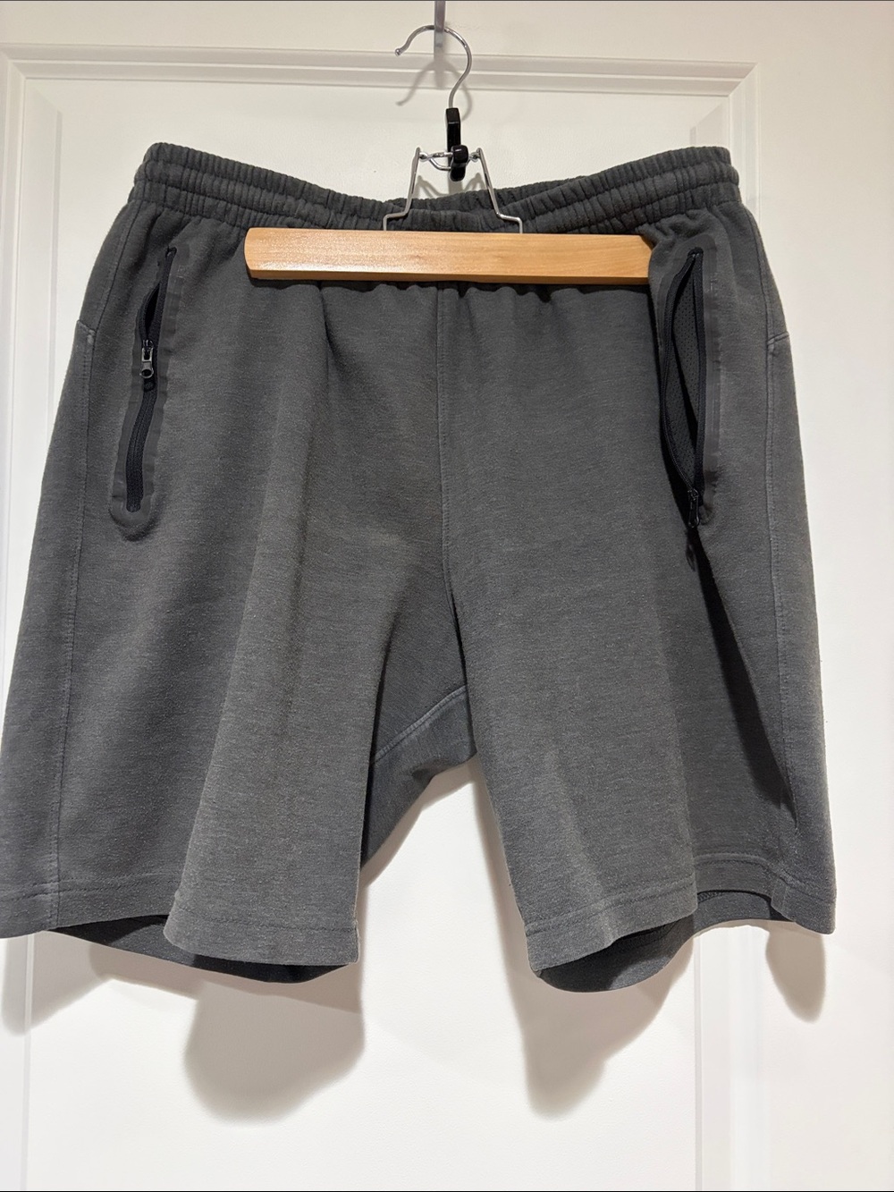 Old Navy Men's Dark Gray Athletic Knit Shorts